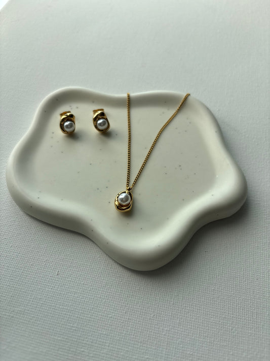 Eternal Pearl Earrings