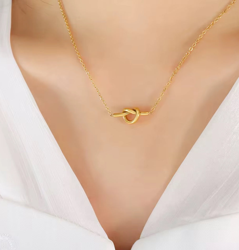 Knot Pendant Necklace