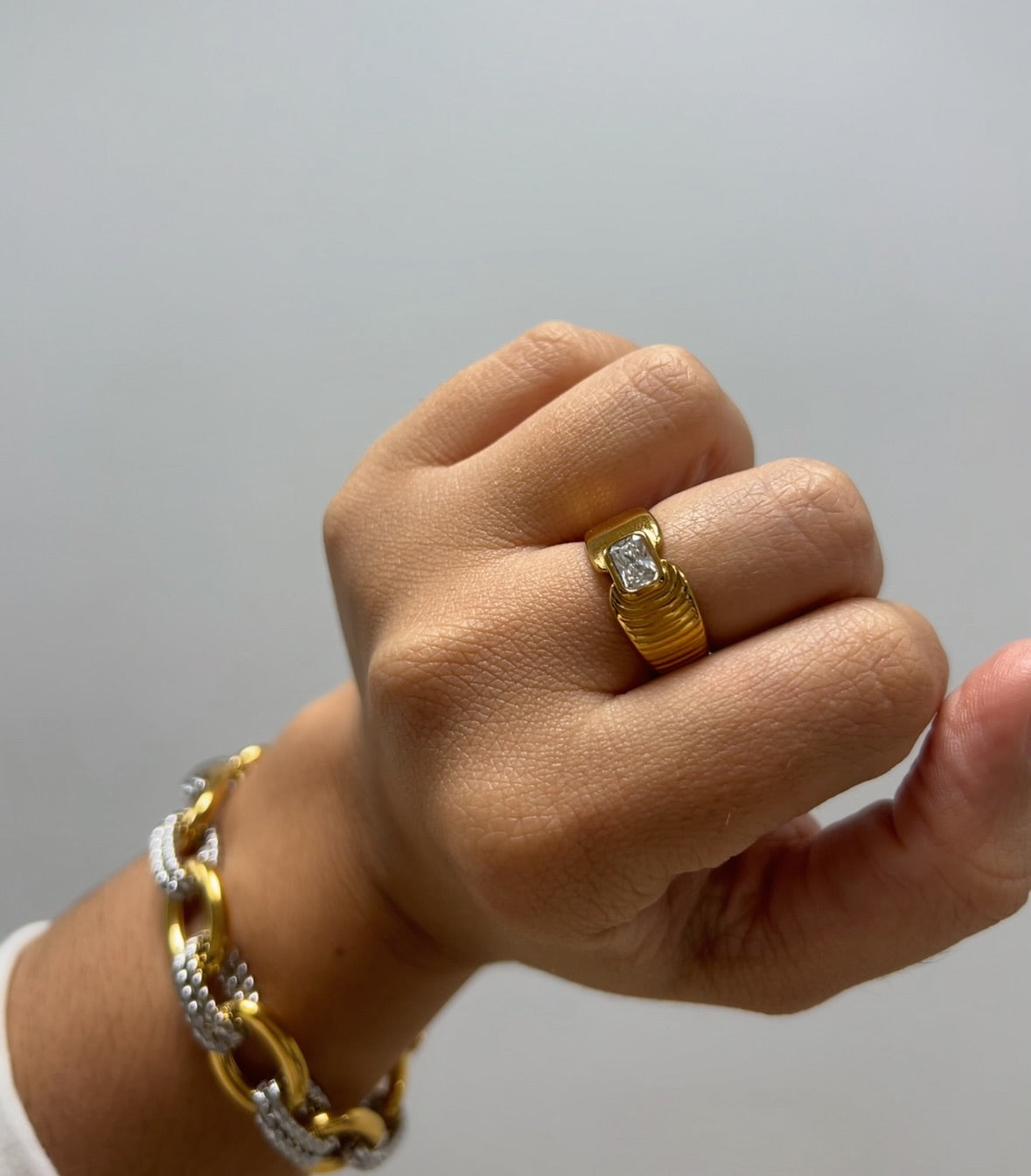 Macarena Ring