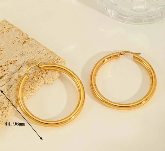 Classic Luxe Hoop