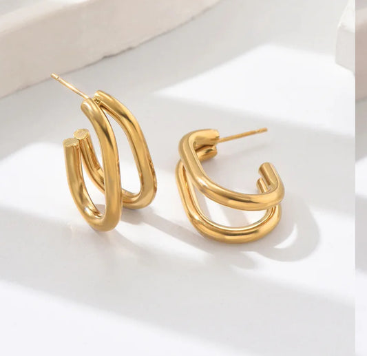 Chic Twist Hoops