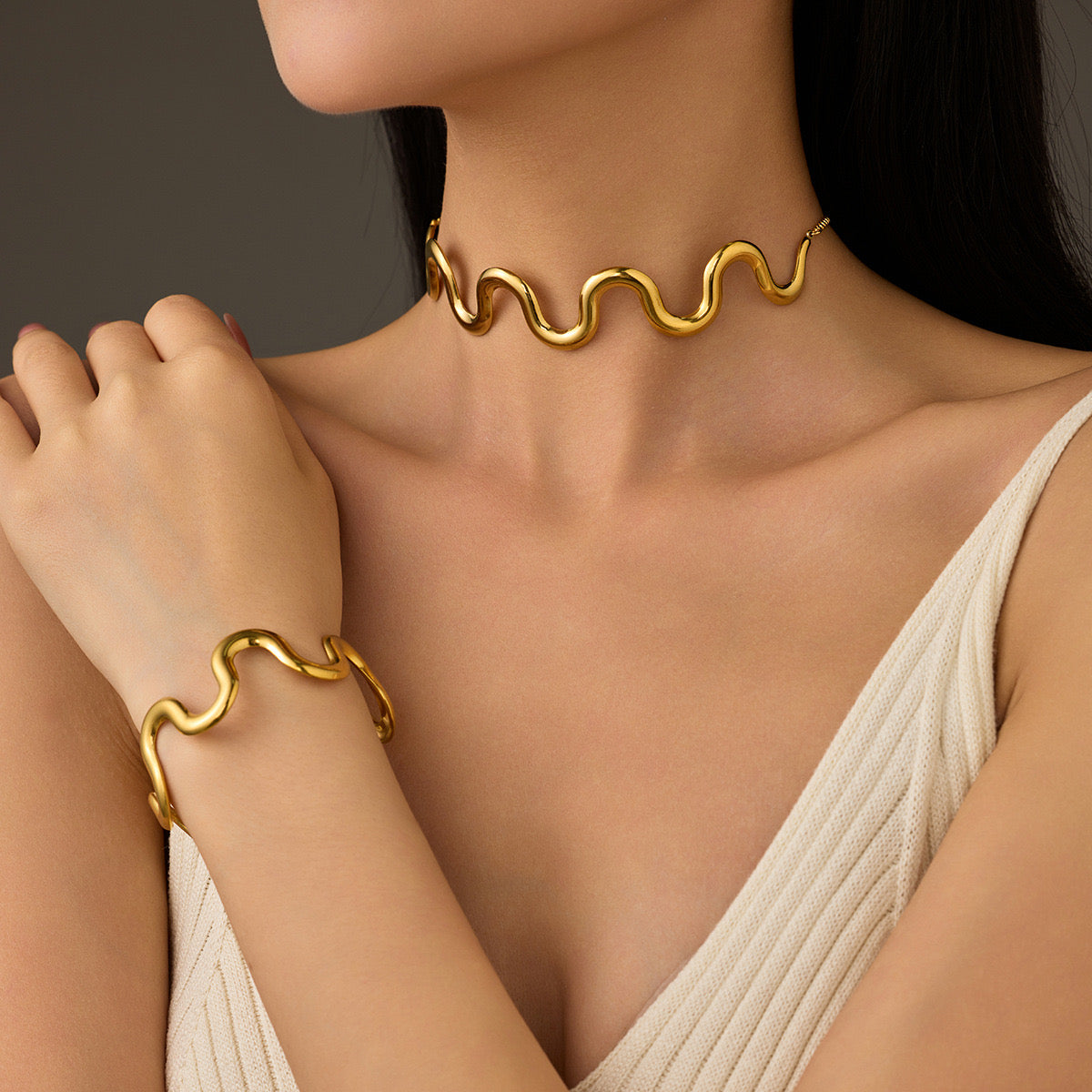 Lucila Bangle