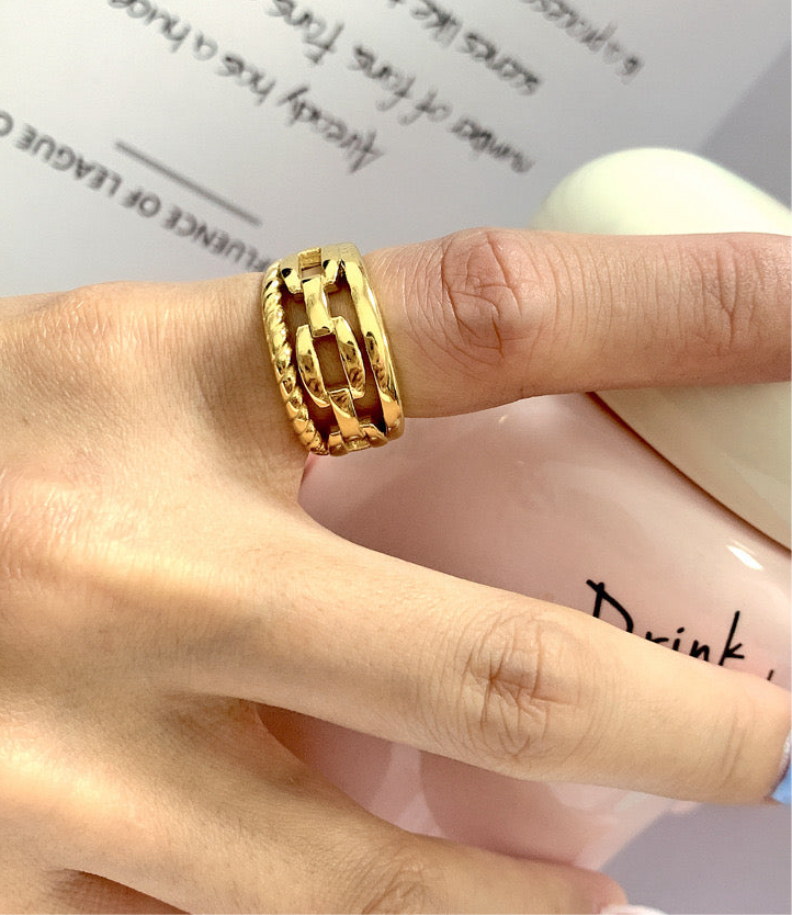 Nydia Ring
