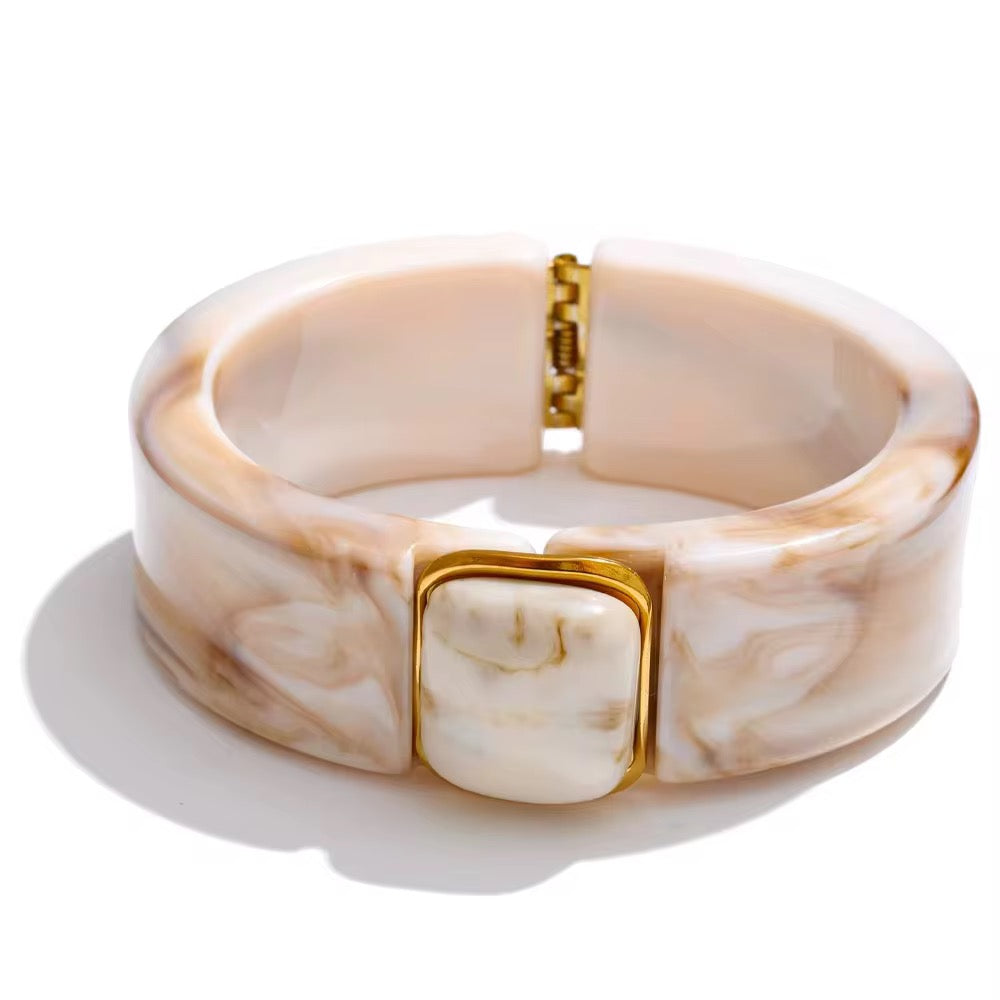 Eline Bangle