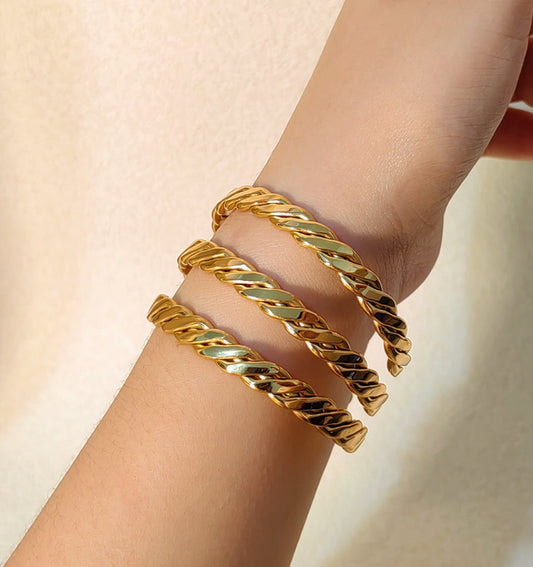 Twirl Bangle