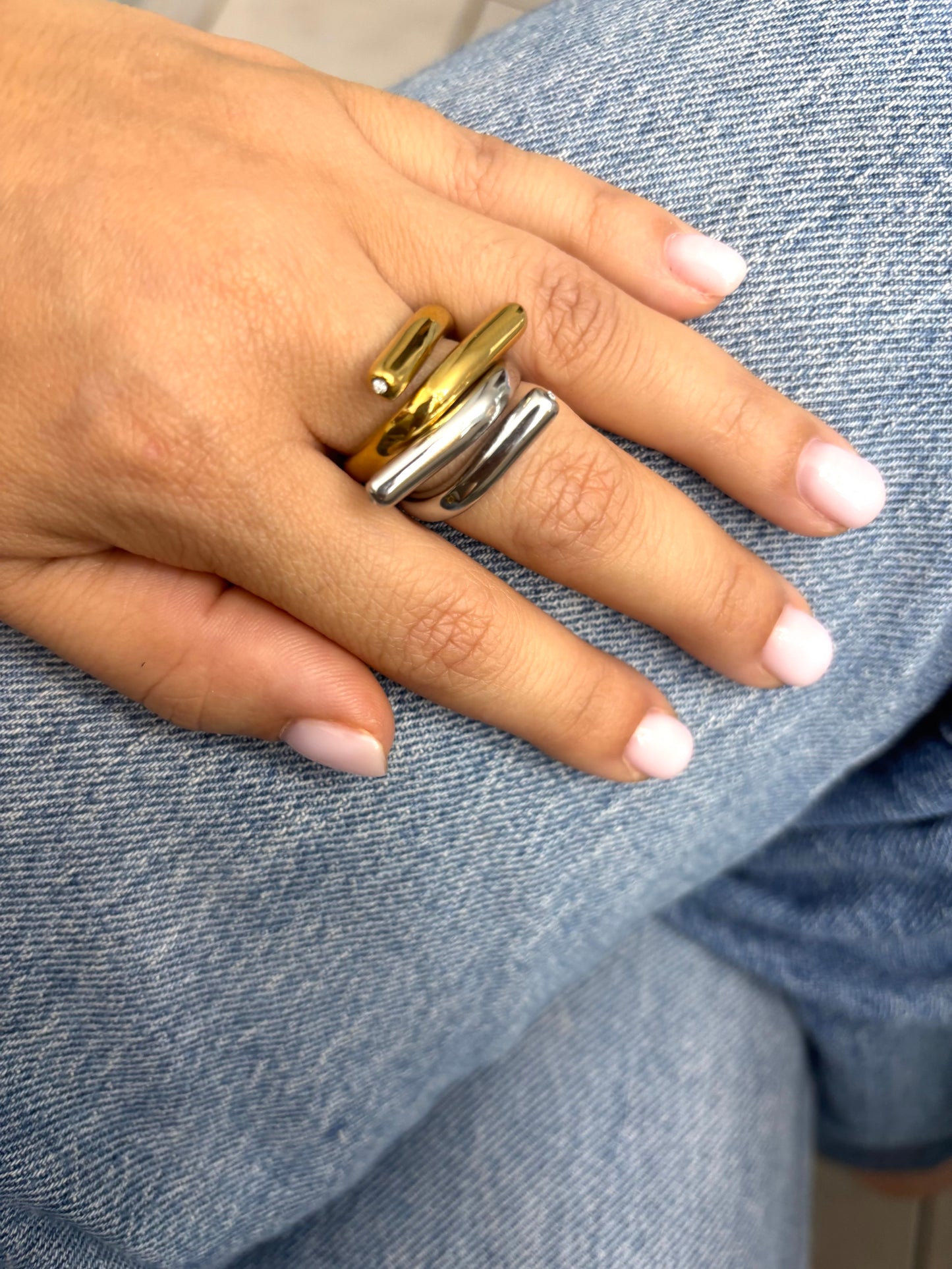 Mia Ring