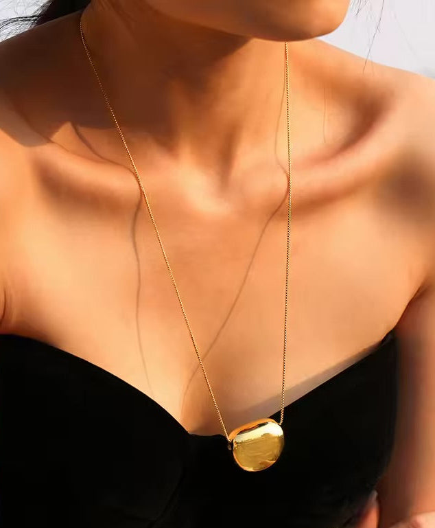 Sculpted Shine Necklace