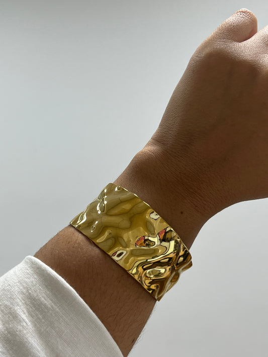 Tess Cuff