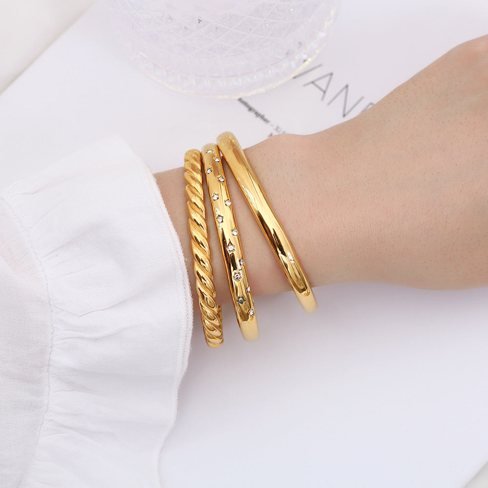 Ivanna Bangle