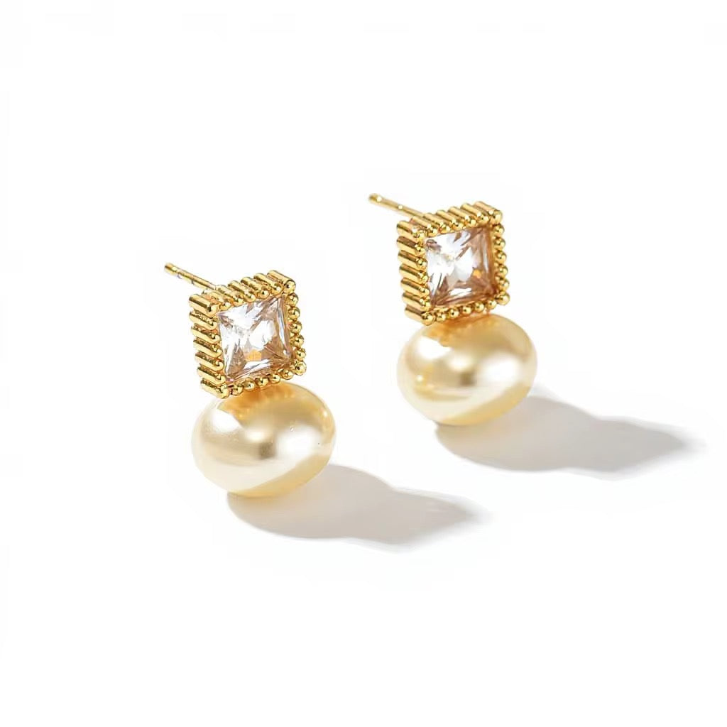 Royal Pearl Earrings