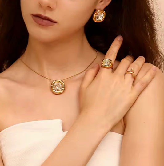 Iria Necklace