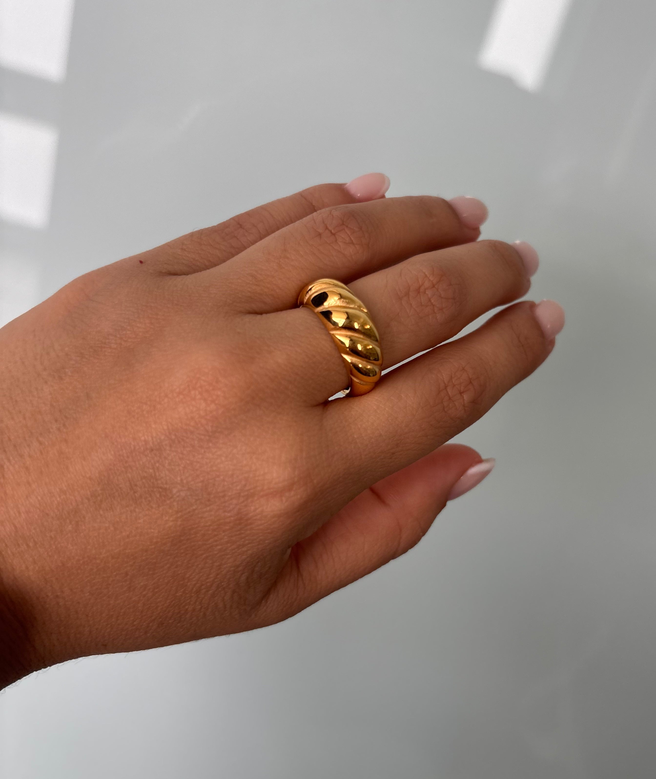 Ella Ring
