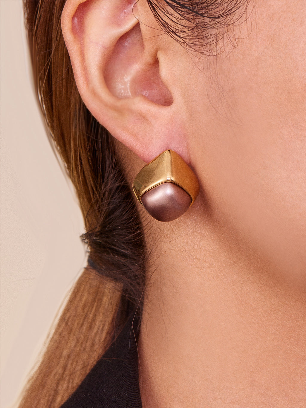 Mocha Pearl Stud Earrings
