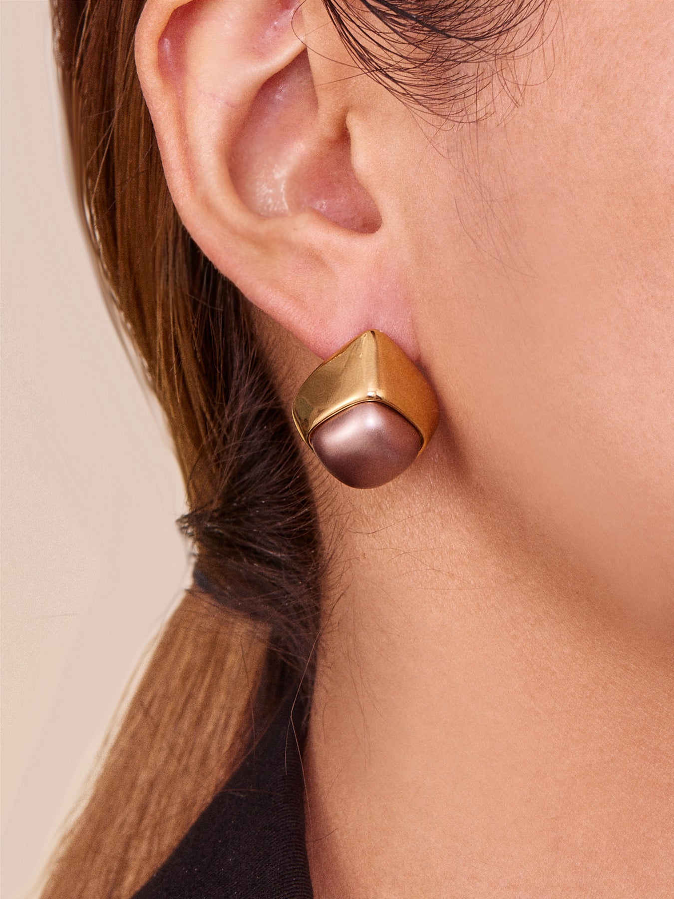Mocha Pearl Stud Earrings