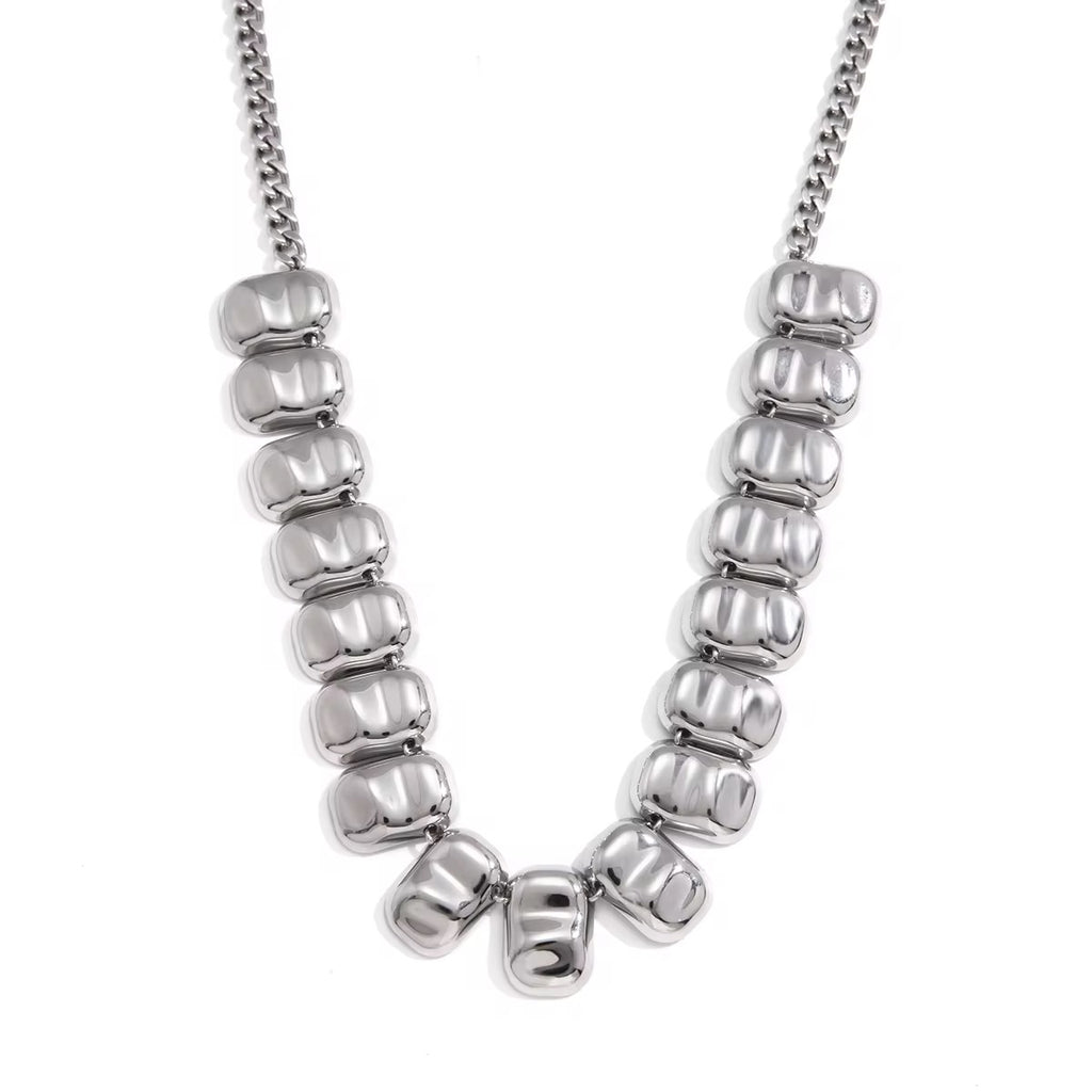 Noire Necklace